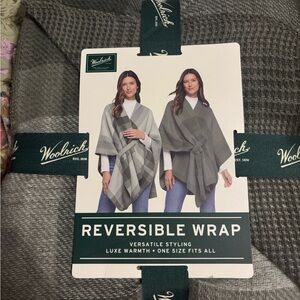 Woolrich Reversible Black and Gray Wrap